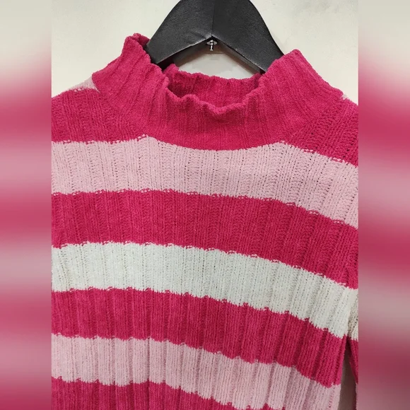 Pink Cozy Top 💗 - Picture 9 of 13